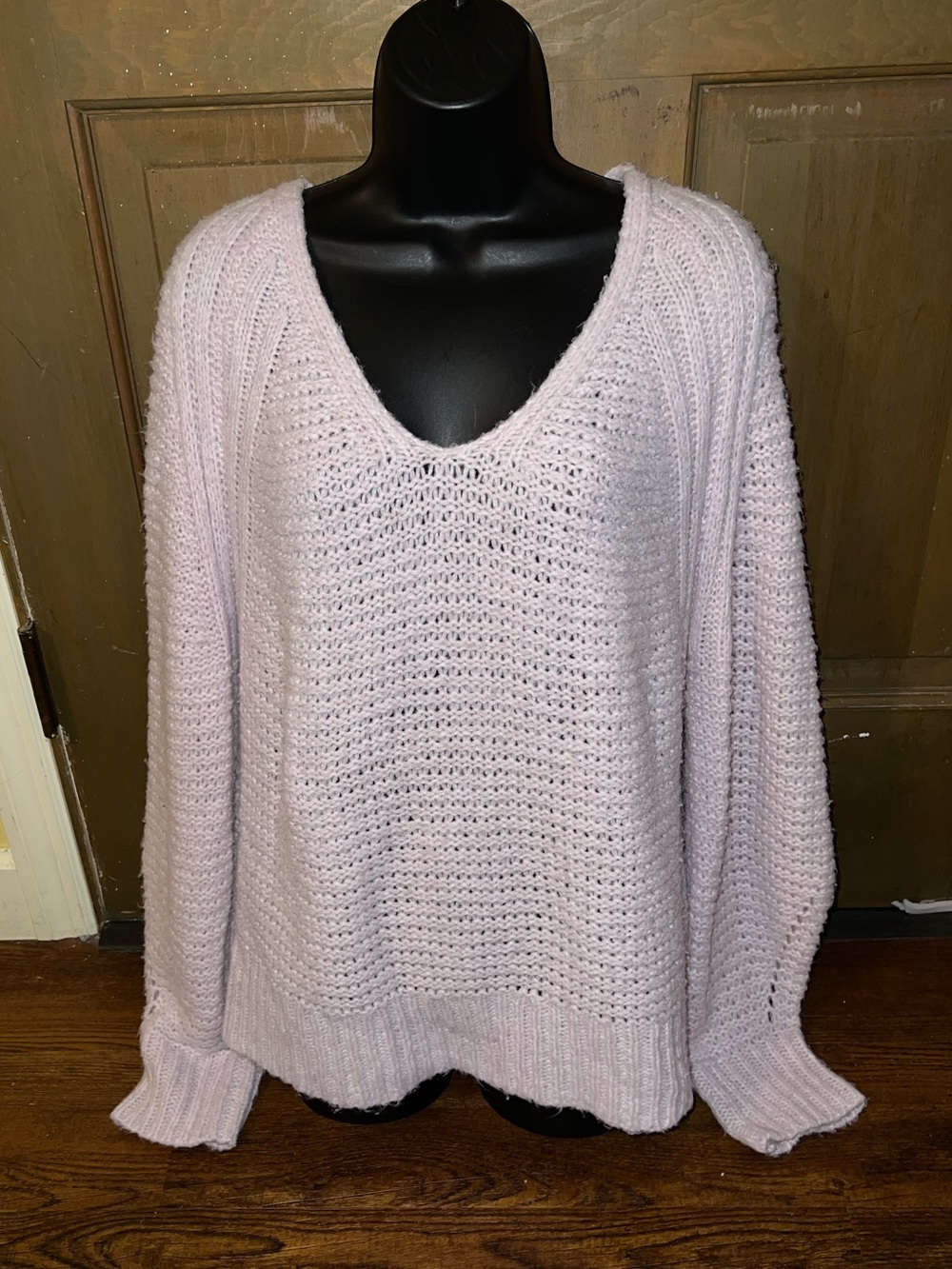 Universal Thread Lavender Pink V-Neck Acrylic Knit Casual Sweater Size M